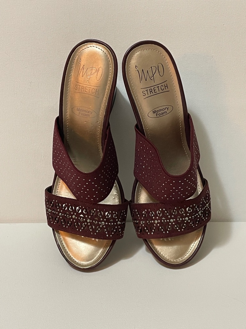 Impo "Vertie" Women's Size 8.5 Sparkly Maroon Glam Wedge Slides (EUC)